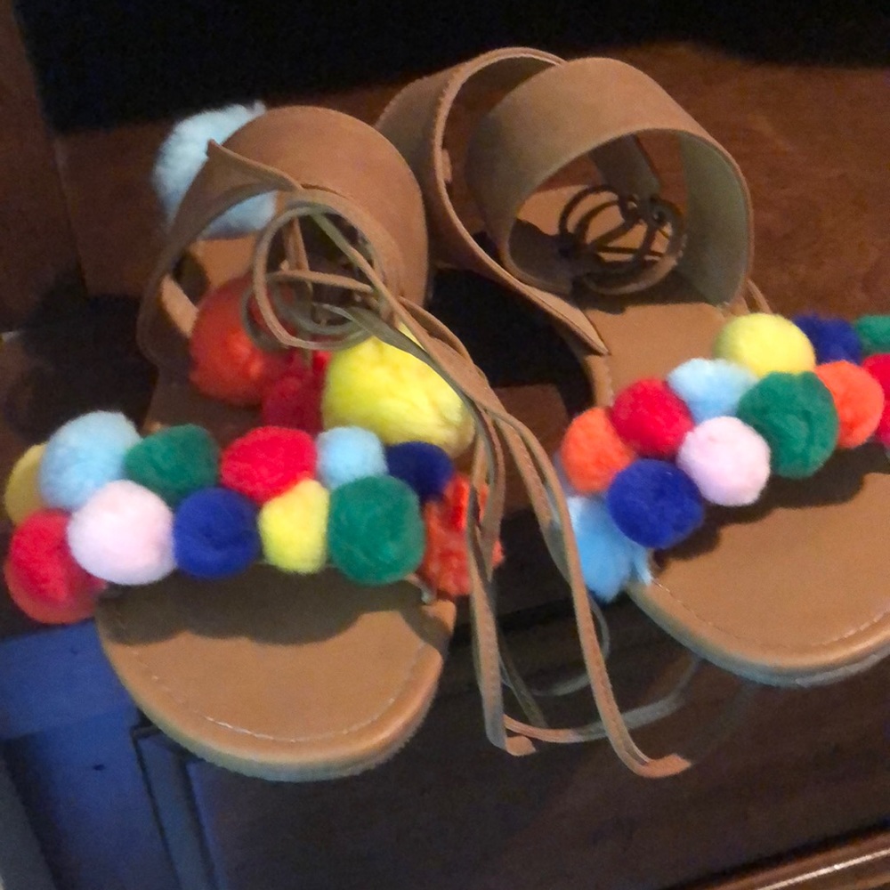 Pom Pom sandals